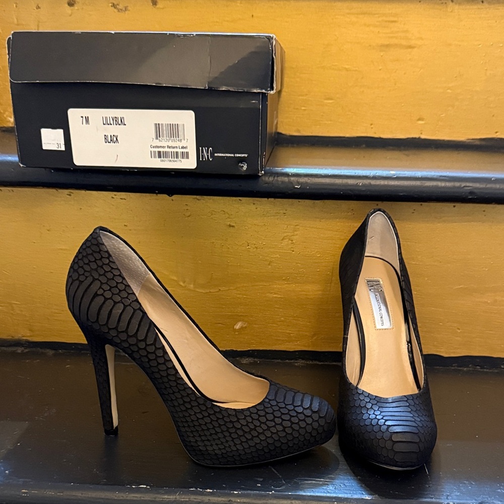 INC International Concepts Black Textured Heels